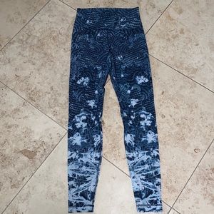 Lululemon Blue Animal Print Align Leggings